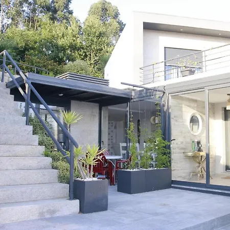 S Tiago House